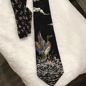 Jonathan Bennet duck tie, EUC